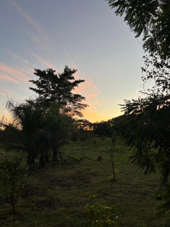 Отель Casados Ranch Эскарсега Экстерьер фото